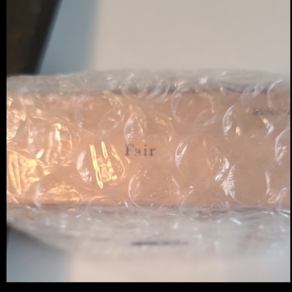 Laura Geller Kabuki Brush & Color Correcting Foundation Fair SOLD! - Picture 5 of 6